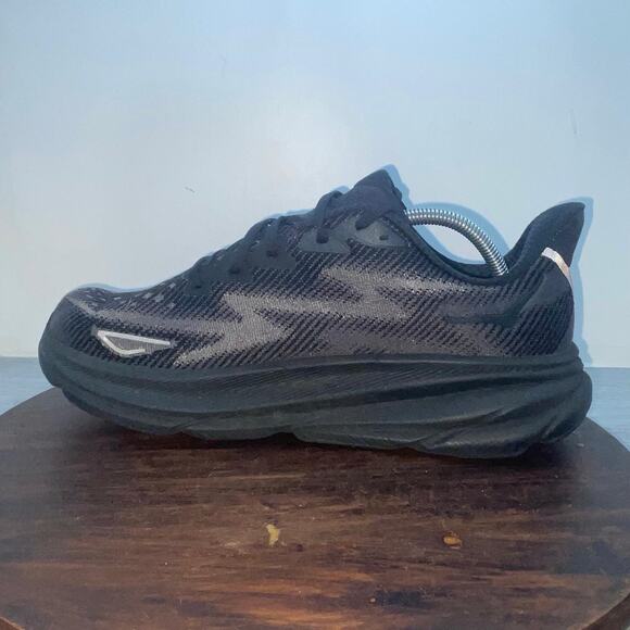 Hoka One One Clifton 9 Black 1127895 BBLC Running Shoes Sneakers Men’s Size 10.5